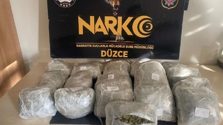 Uyuşturucu tacirlerine otoyolda suçüstü