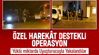 Uyuşturucuyu klozete dökmeden yakalandılar!