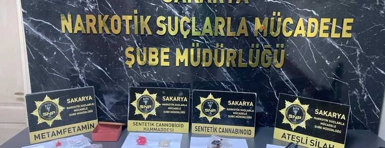 Uyuşturucuyu klozete döktü