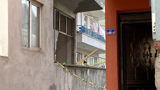 Üzerine duvar yıkılan çocuk öldü