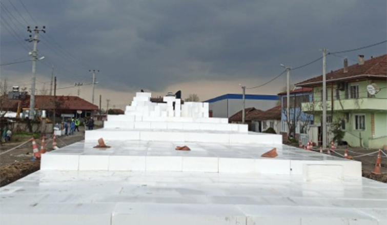 Vakıf Köprüsü'ne köpük döşendi, sosyal medyada gündem oldu 