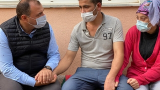 Vali'den çocuklarını kaybeden aileye taziye ziyareti