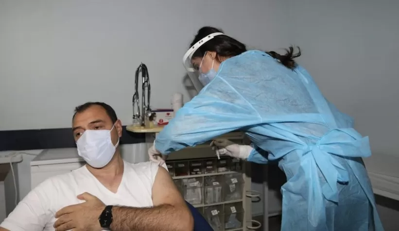 Vali Kaldırım da aşı oldu