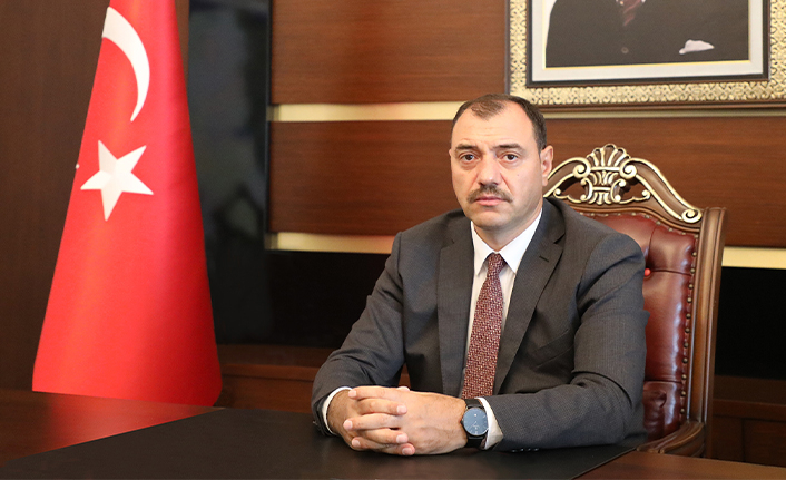 Vali Kaldırım'dan kamudaki mesai saatleri ile ilgili açıklama