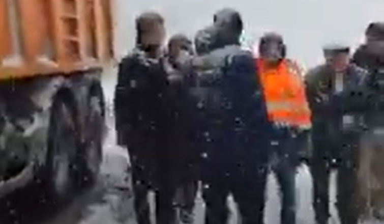 Vali Kaldırım, karla mücadele çalışmalarını takip etti