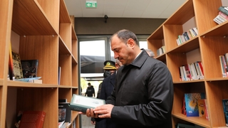 Vali Kaldırım Millet Kütüphanesini inceledi