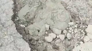 Vatandaş çukurları kendi kapattı