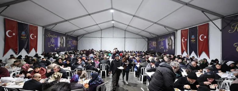 Vatandaşlarla iftar sofrasında buluştular