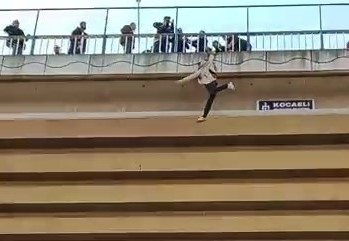 Viyadükten böyle atladı