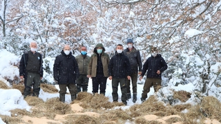 Yaban hayvanlarına yiyecek bıraktılar