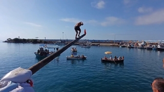 Yağlı direkten bayrağı 3'üncü çıkışında aldı