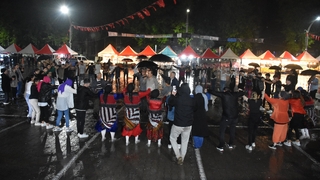 Yağmur altında horon