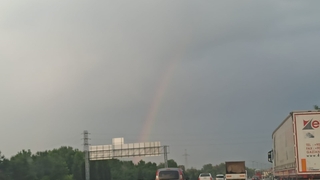 Yağmur sonrası gökkuşağı oluştu