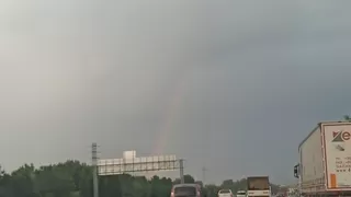Yağmur sonrası gökkuşağı oluştu