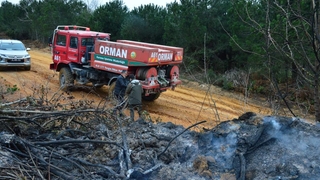 Yaktığı anız fındıklığı kül edecekti