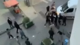 Yan bakma kavgası kanlı bitti: 4 yaralı