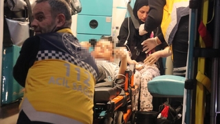 Yanan ateşe parlayıcı madde döktüler: 2'si çocuk 3 kişi yandı