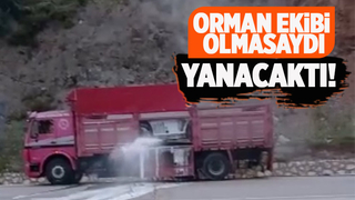 Yanan iş makinesine orman işletme ekibi müdahale etti
