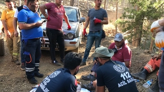 Yangın bölgesinde yaraları sarıyorlar
