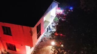 Yangın çiftliğe sıçramadan söndürüldü