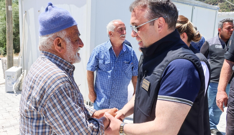 Yangından etkilenen köylerin yaraları sarılıyor