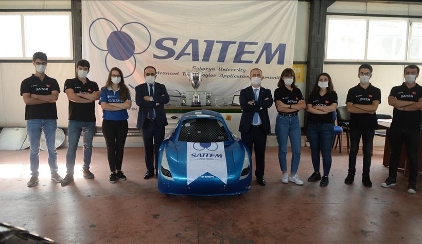 Yangından kurtardıkları araçla şampiyonluğa ulaştılar