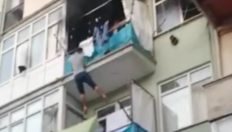 Yangından ölümüne kaçış