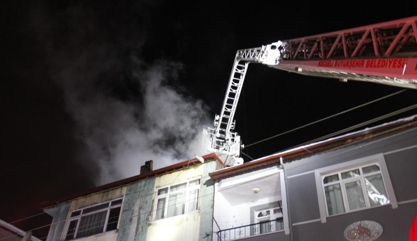 Yangını kar topu atarak haber verdi