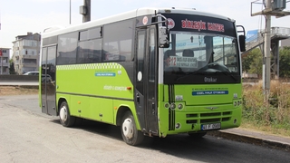 Yanına oturmasına izin vermedi, boynundan bıçaklandı