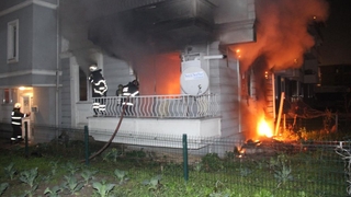 Yanmamak için balkondan atladı