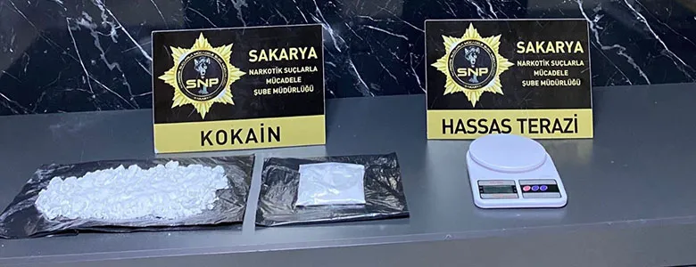 Yarım kilo kokain ile yakalandılar
