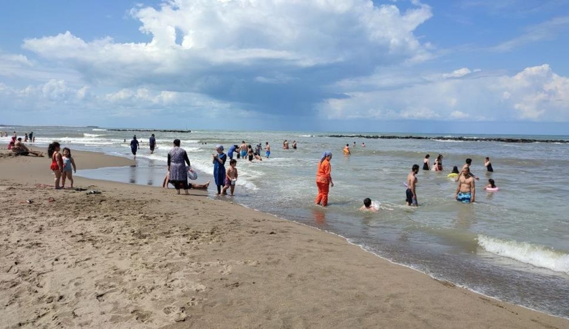 Yasak kalktı sahile akın ettiler