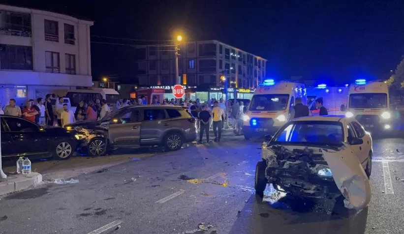 Yasak  U dönüşü kazası: 1’i çocuk 7 yaralı