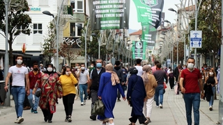 Yasaklar bitti çarşıya akın ettiler