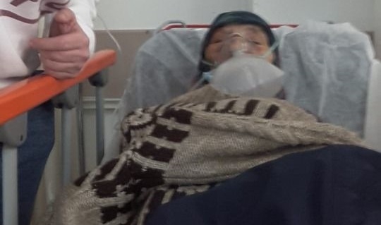 Yaşlı çift sobadan zehirlendi