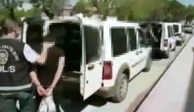 Yaşlı çifti 1.5 milyon TL dolandırdılar