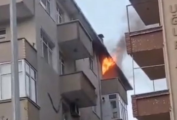 Yaşlı yatalak çifti yangın ayırdı, biri öldü diğeri ağır yaralı