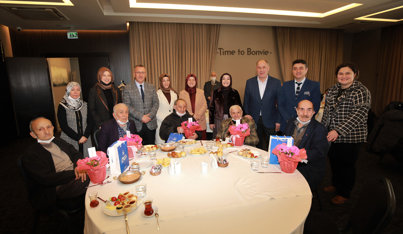 Yaşlılar baş tacımızdır