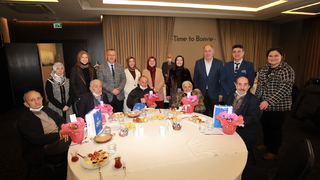 Yaşlılar baş tacımızdır