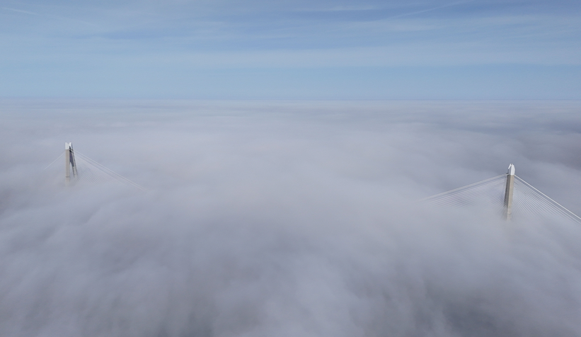 Yavuz Sultan Selim Köprüsü siste kayboldu