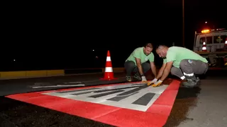 Yaya geçitleri ve duraklarda hummalı çalışma