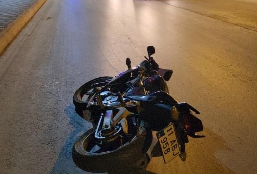  Yayaya çarpıp devrilen motosikletin sürücüsü öldü