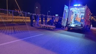 Yayaya ve bariyerlere çarptı 1 ölü, 1 yaralı