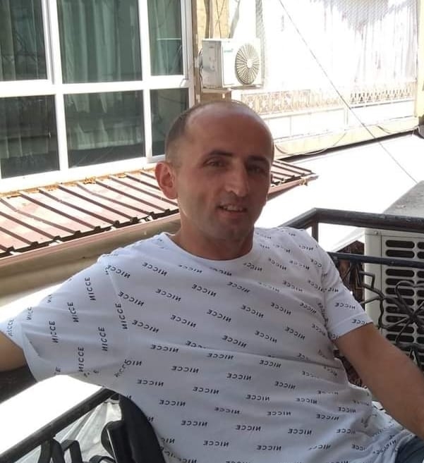 Ot biçerken devrilen traktörün altında kalıp öldü