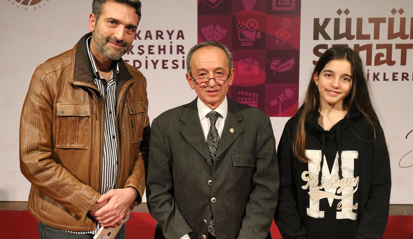 Yazar Yalsızuçanlar Sakaryalı okurlarıyla buluştu