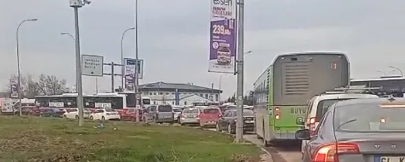 Yazlık Kavşağı'nda trafik kilitlendi