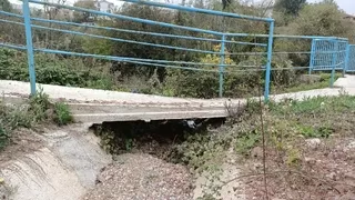 Yeni doğan bebek su kanalına bırakıldı