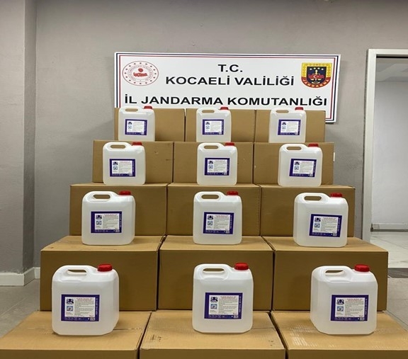 Yılbaşı öncesi 900 litre bandrolsüz etil alkol ele geçirildi