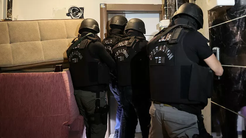 Yılbaşı öncesi şehirde DEAŞ operasyonu: 8 gözaltı