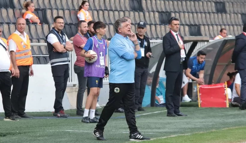 Yılmaz Vural galibiyetle başladı
